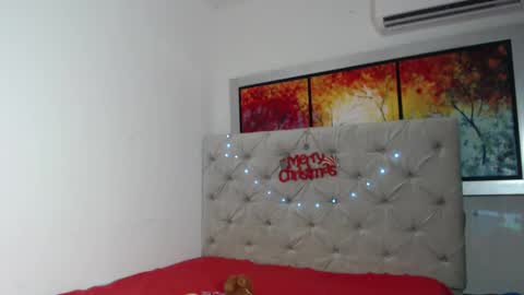 melody phillips online show from 15, 12, 2024