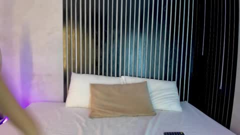 melody phillips online show from 3, 3, 2026