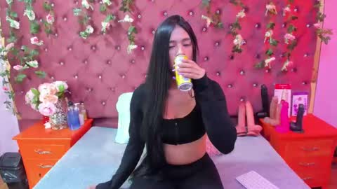 Melodysmithass online show from 23, 9, 2025