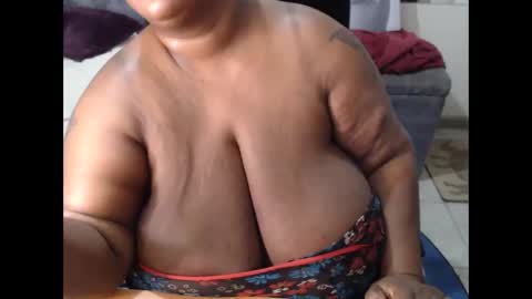 bigboobsass online show from 18, 11, 2025