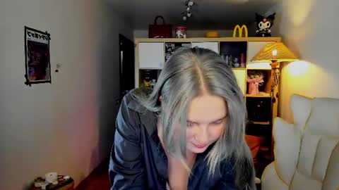 Flora  Next stream November 17th at 6  GMT online show from 10, 7, 2026