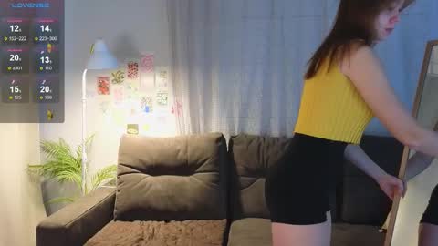 Snapshot of meow_mellie chatting on 2, 10, 2025 meow_mellie online show from 2, 10, 2025