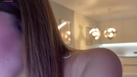 Snapshot of meower_xxx chatting on 7, 7, 2026 meower_xxx online show from 7, 7, 2026