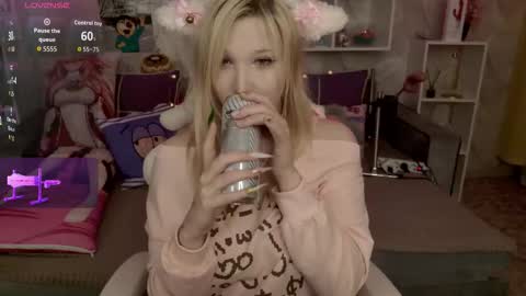 Snapshot of meowkakitty chatting on 22, 2, 2026 MeowkaKitty online show from 22, 2, 2026