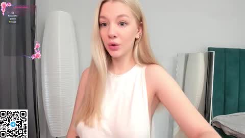 Snapshot of meowmonica chatting on 13, 10, 2025 Monica online show from 13, 10, 2025