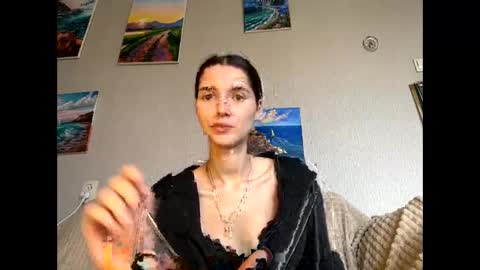 Snapshot of meralynn chatting on 25, 3, 2026 LEVA online show from 25, 3, 2026