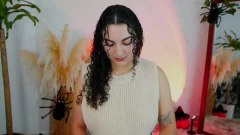 Snapshot of merida_bell18 chatting on 23, 10, 2025 Merida Bell online show from 23, 10, 2025