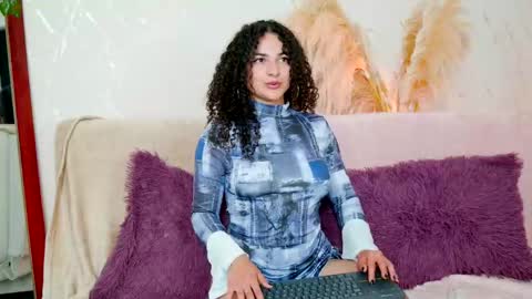 Snapshot of merida_bell18 chatting on 3, 6, 2026 Merida Bell online show from 3, 6, 2026
