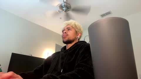 Snapshot of merlinharriss chatting on 28, 2, 2025 Merlinz Magic online show from 28, 2, 2025