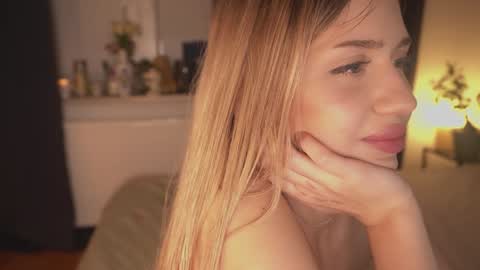 Lara OFFLINE  online show from 31, 12, 2024