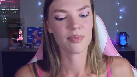 Snapshot of merry_dancers_ chatting on 24, 11, 2025 Susan online show from 24, 11, 2025