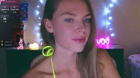 Snapshot of merry_dancers_ chatting on 29, 11, 2025 Susan online show from 29, 11, 2025