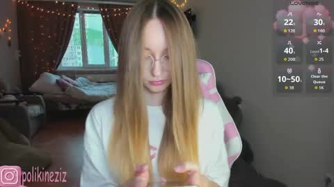 Snapshot of merryl_clark chatting on 30, 4, 2026 Sara online show from 30, 4, 2026