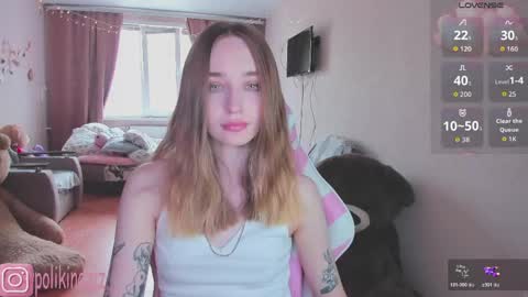 Snapshot of merryl_clark chatting on 19, 5, 2026 Sara online show from 19, 5, 2026