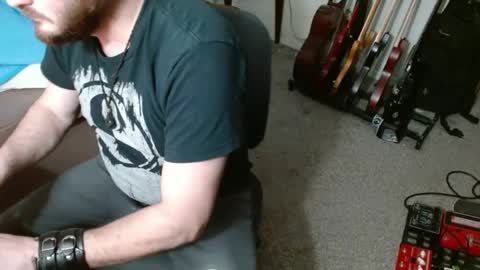 metalsharkk online show from 1, 3, 2025