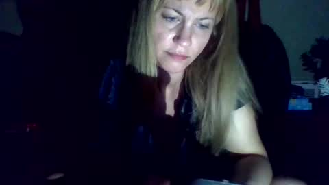 Snapshot of mezzy69 chatting on 27, 10, 2025 mezzy69 online show from 27, 10, 2025