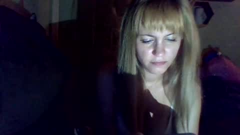 Snapshot of mezzy69 chatting on 5, 11, 2025 mezzy69 online show from 5, 11, 2025