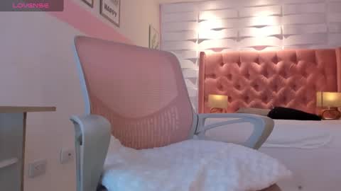 Snapshot of mhellissaw chatting on 5, 2, 2025 melissa online show from 5, 2, 2025