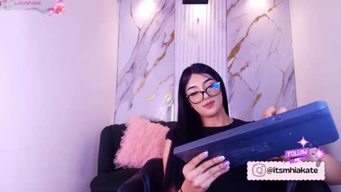 Snapshot of mhia_kate chatting on 20, 5, 2026 Mhia Kate online show from 20, 5, 2026