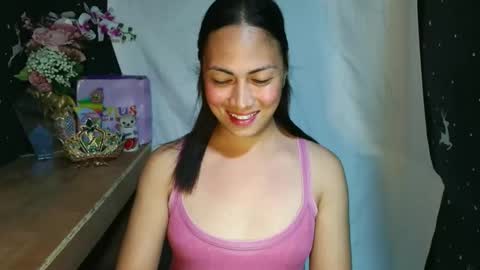 Snapshot of mia0113 chatting on 15, 12, 2025 Mia online show from 15, 12, 2025