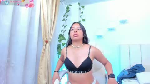 Snapshot of mia18___ chatting on 19, 5, 2026 Mia online show from 19, 5, 2026