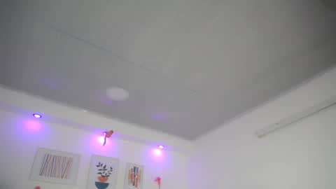 Snapshot of mia18_queen chatting on 21, 12, 2024 mia18_queen online show from 21, 12, 2024