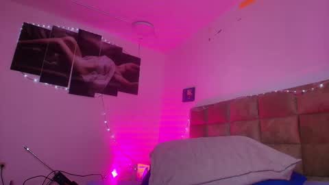 Emi online show from 5, 11, 2025