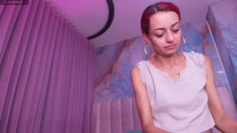 Snapshot of mia_0_ chatting on 9, 6, 2026 Emi online show from 9, 6, 2026