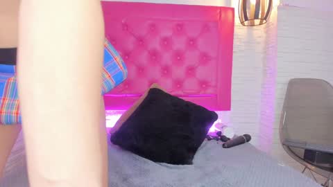 Mia Blonde online show from 15, 1, 2025