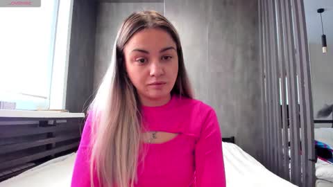 Mia online show from 4, 2, 2026