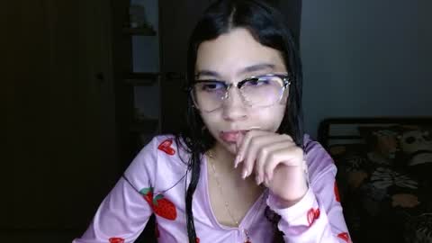 Snapshot of mia__lopez_ chatting on 5, 5, 2026 Mia online show from 5, 5, 2026