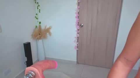 Mia adams  online show from 2, 11, 2025