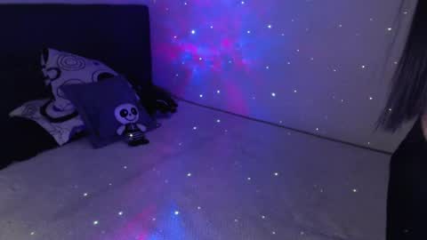 mia online show from 28, 1, 2025