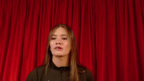 Mia Benett  online show from 4, 4, 2026