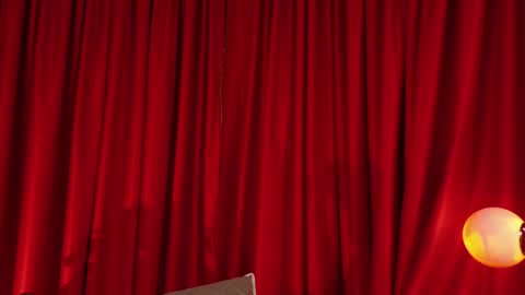 Mia Benett  online show from 23, 4, 2026