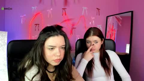 Mia online show from 19, 3, 2026