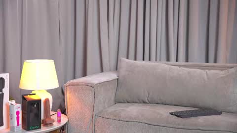 mia_buny_ online show from 11, 6, 2026