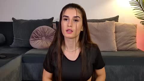 Freya Allen online show from 16, 12, 2025