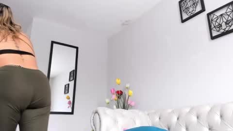 Snapshot of mia_castro81 chatting on 11, 9, 2025 Mia Castro online show from 11, 9, 2025