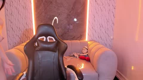 mia_collins_b online show from 14, 11, 2025