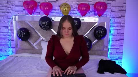 Snapshot of mia_collinxx chatting on 12, 1, 2026 MIA online show from 12, 1, 2026