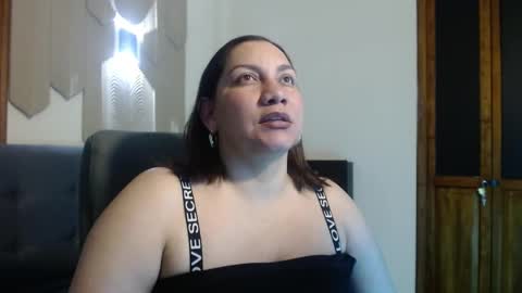 Mia online show from 9, 5, 2026