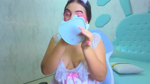 Snapshot of mia_cuttee chatting on 24, 11, 2025 Mia Cuttee online show from 24, 11, 2025