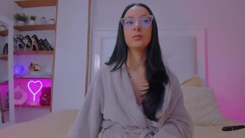 Snapshot of mia_daniellshot chatting on 5, 3, 2025 Sarah Luna online show from 5, 3, 2025