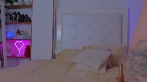 Snapshot of mia_daniellshot chatting on 12, 3, 2025 Sarah Luna online show from 12, 3, 2025