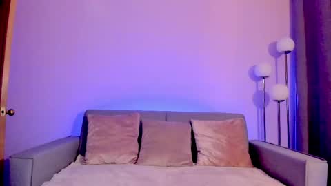 Sarah Luna online show from 27, 3, 2026