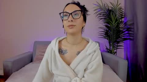 Snapshot of mia_daniellshot chatting on 23, 4, 2026 Sarah Luna online show from 23, 4, 2026