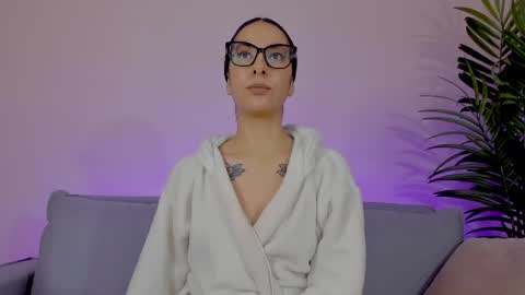 Snapshot of mia_daniellshot chatting on 19, 5, 2026 Sarah Luna online show from 19, 5, 2026