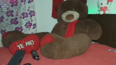 mia_fernand online show from 28, 4, 2026