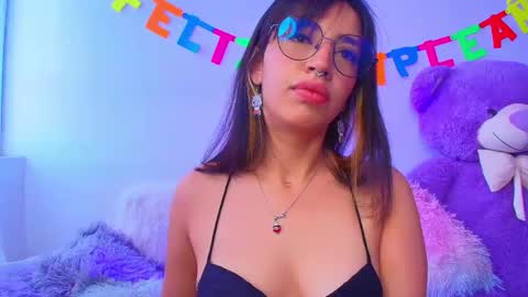 Snapshot of mia_flames chatting on 25, 11, 2025 Mia flames online show from 25, 11, 2025